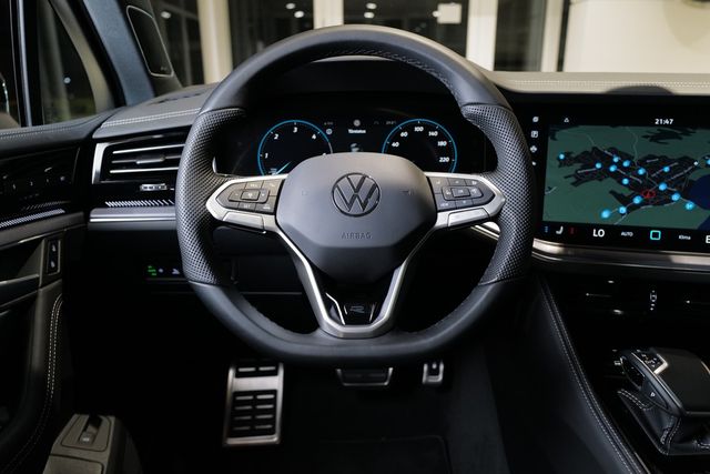 Volkswagen Touareg 3.0TDI R-Line Black Style Wankstabi Pano
