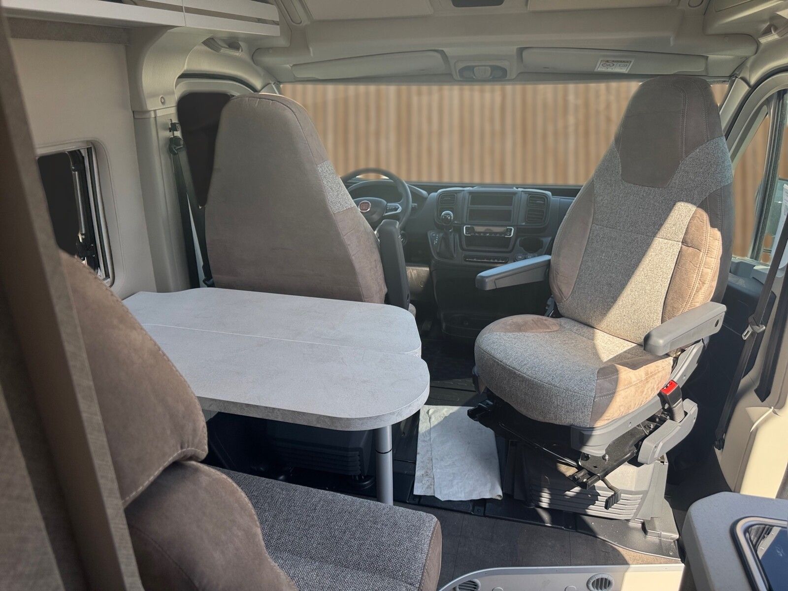 Fahrzeugabbildung Karmann Davis Lifestyle DA 590 LS Markise und Automatik