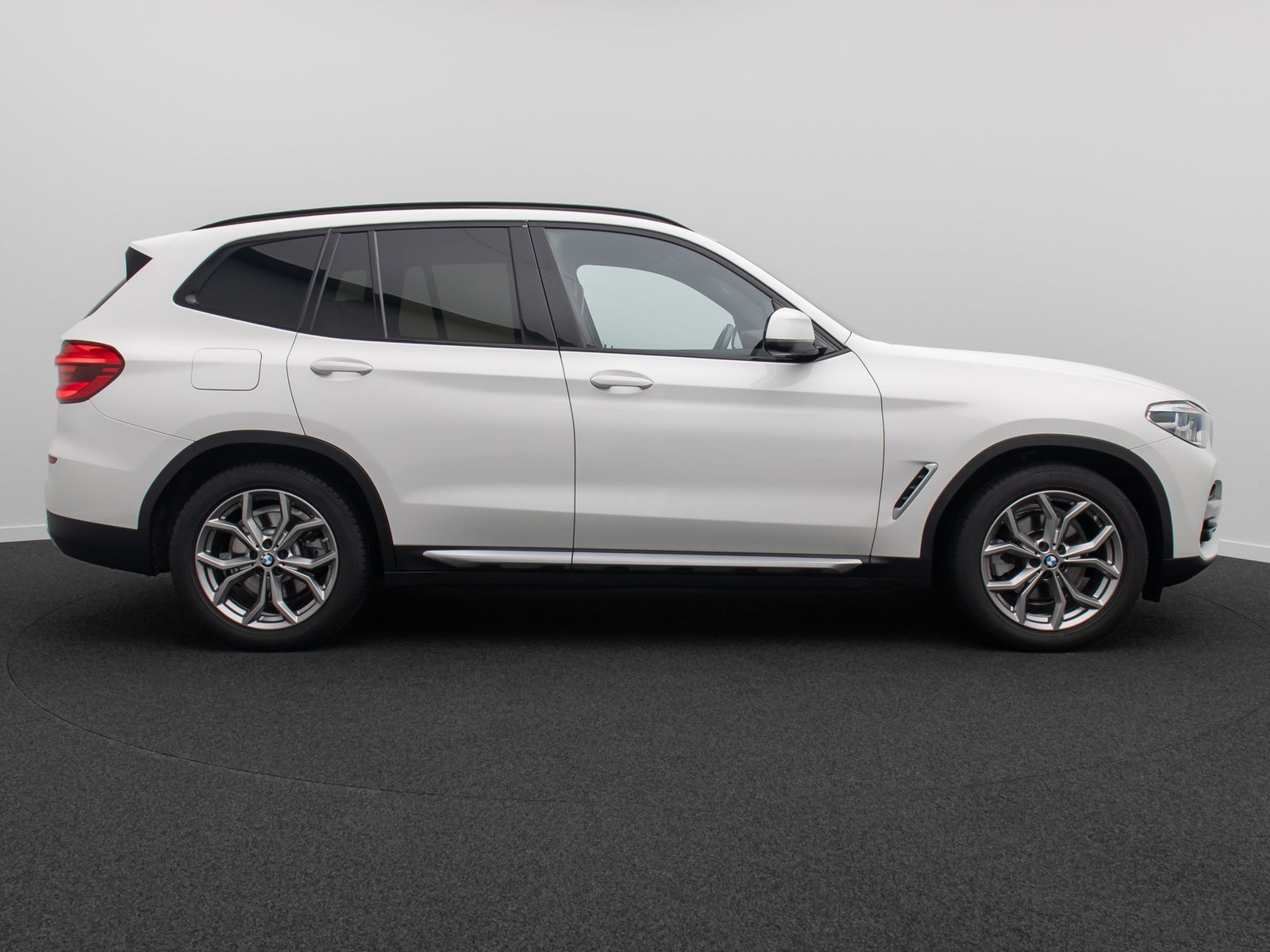 Fahrzeugabbildung BMW X3 xD20d xLine HUD DAB Panorama Alarm H/K 19Zoll