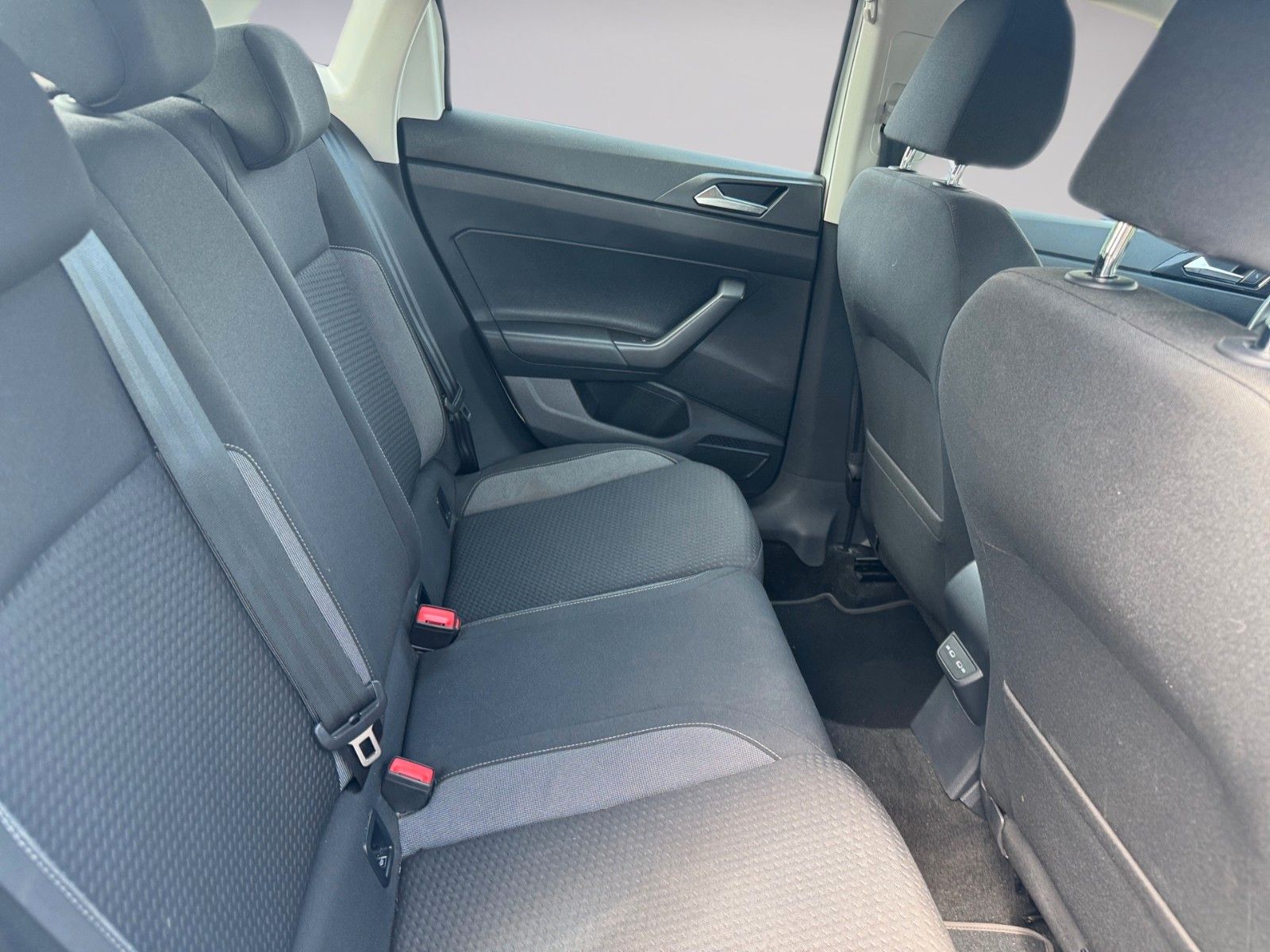 Fahrzeugabbildung Volkswagen Polo VI Life 1.0 TSI