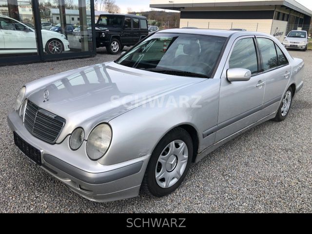 Mercedes-Benz E 220 CDI CLASSIC 6-Gang*AHK*GSHD*2.Hand*