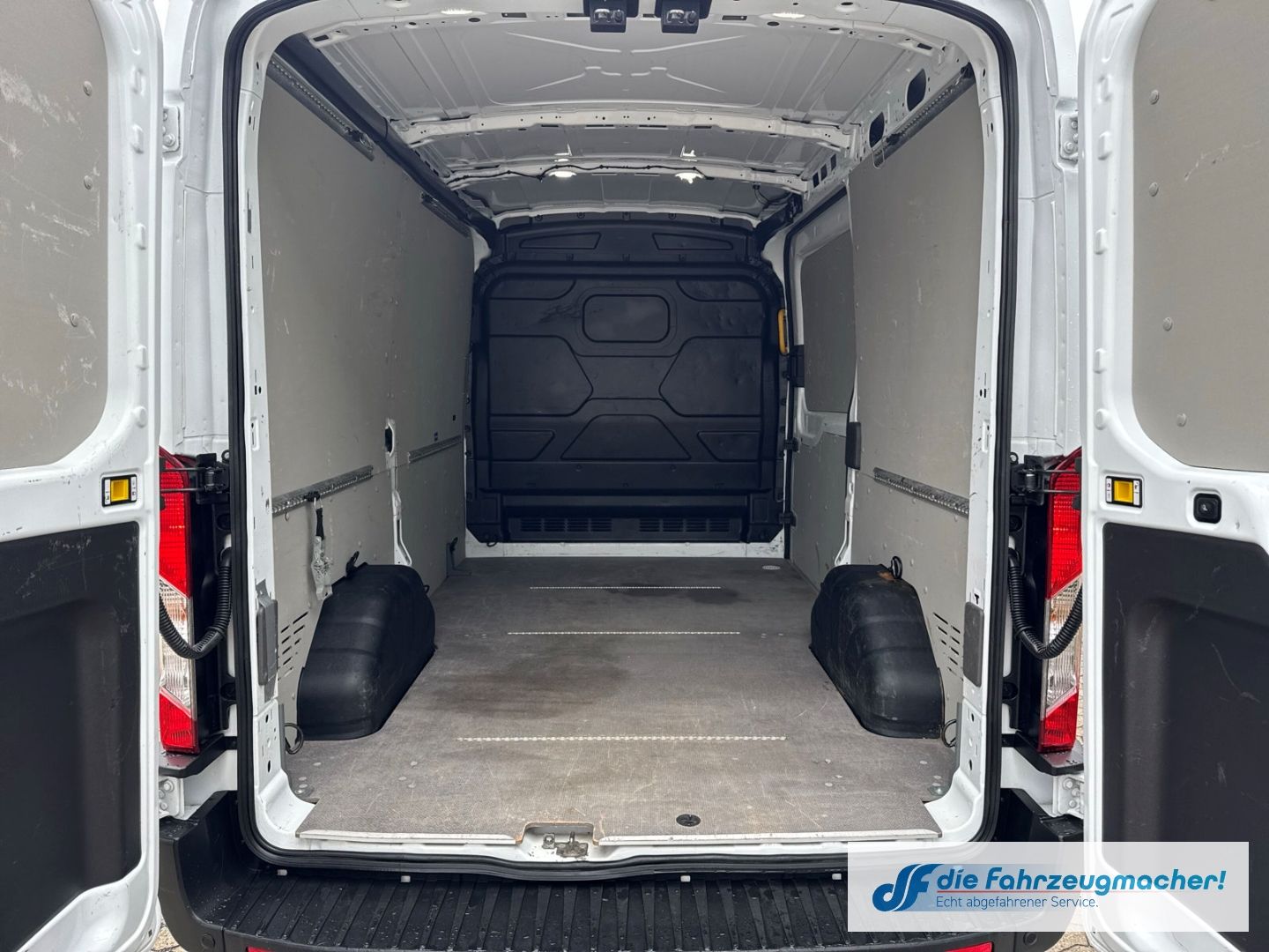 Fahrzeugabbildung Ford Transit Kasten 350 L2 Trend 2.0  Klima DAB Totwi
