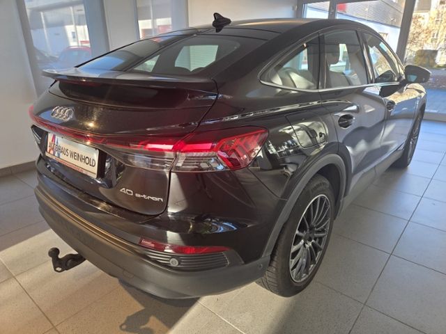 Q4 Sportback e-tron basis