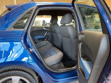 Audi A1 Sportback sport Aut.*1.HAND*BI-XENON*NAVI*PDC