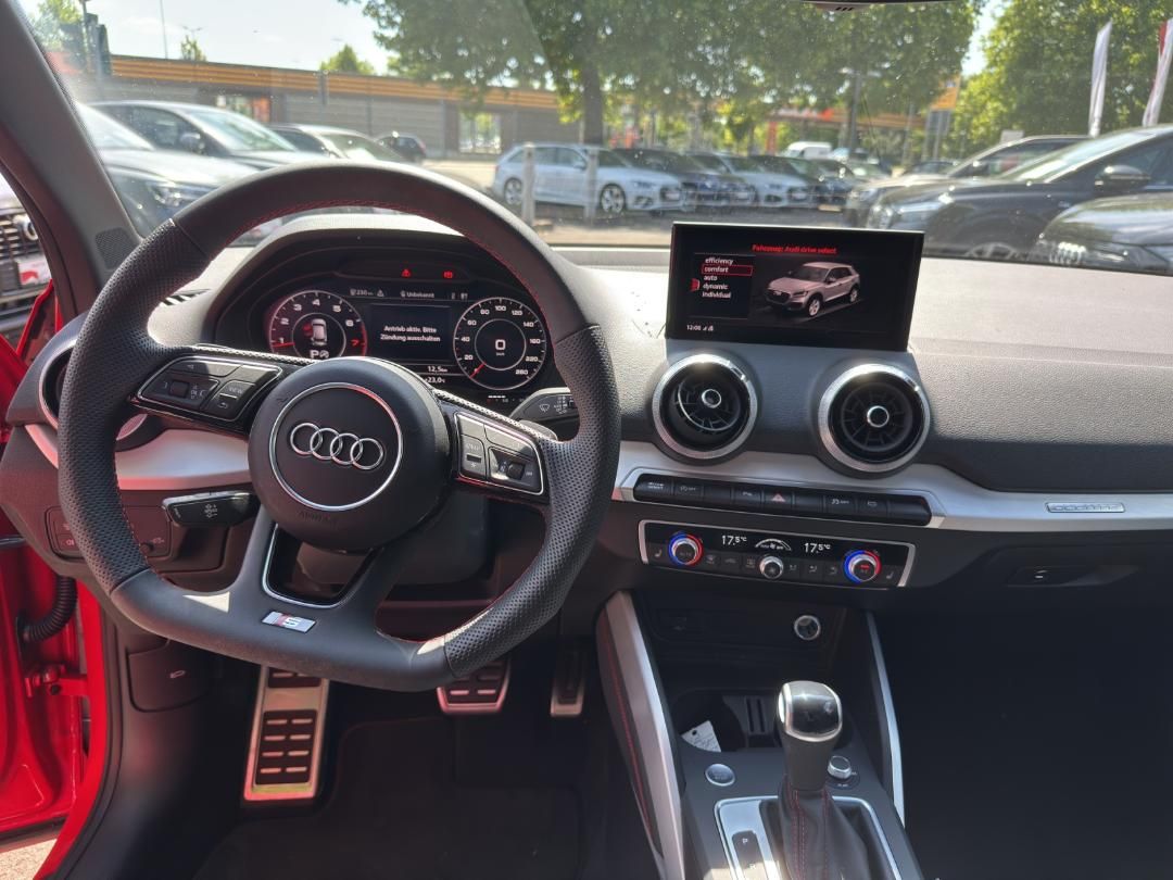 Fahrzeugabbildung Audi Q2 S line 40 TFSI, Kamera, Leder, Matrix, Pano,