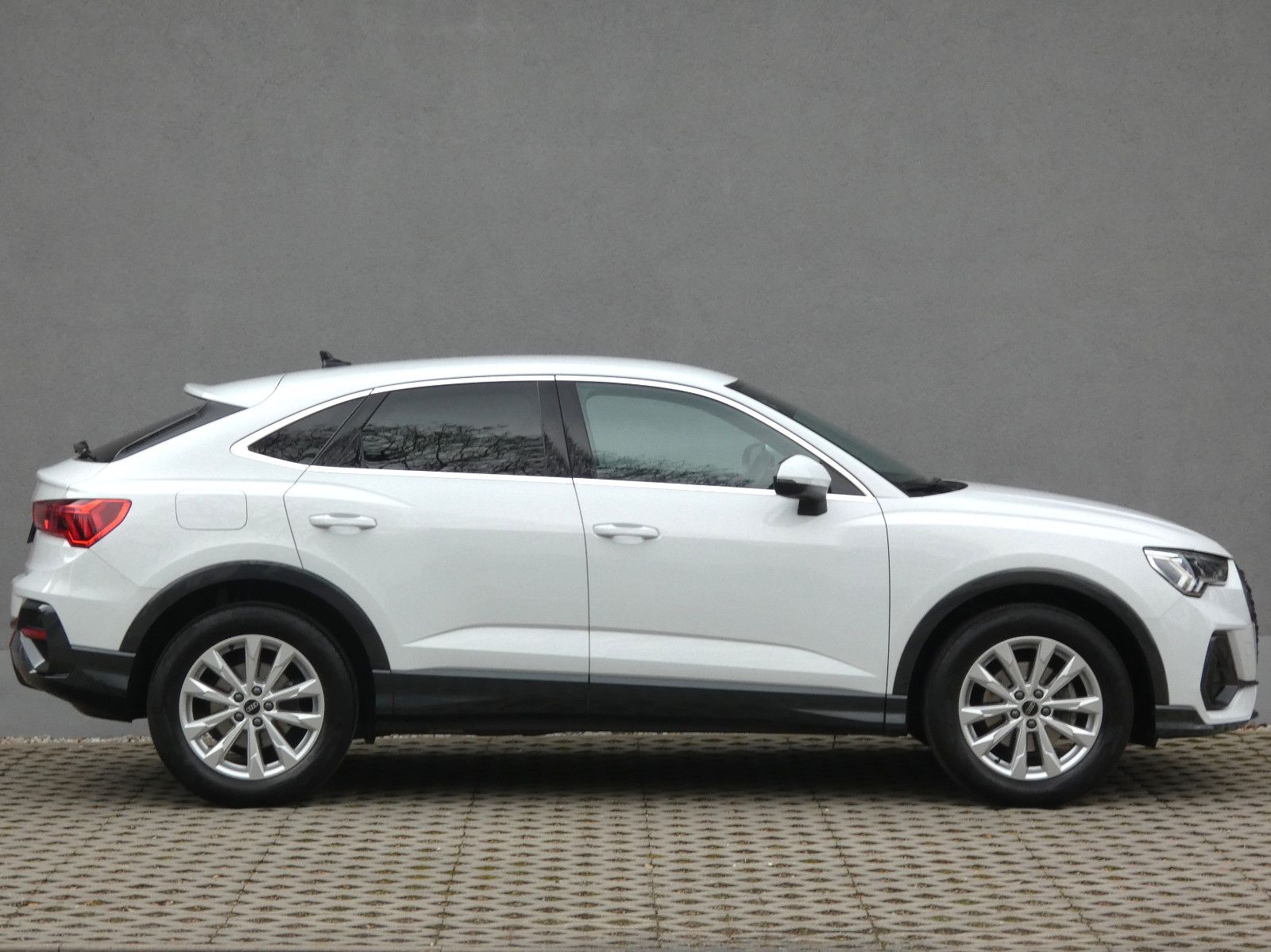 Audi Q3 Sportback 35 TDI S-tronic/Business/LEDdyn/18" foto 4