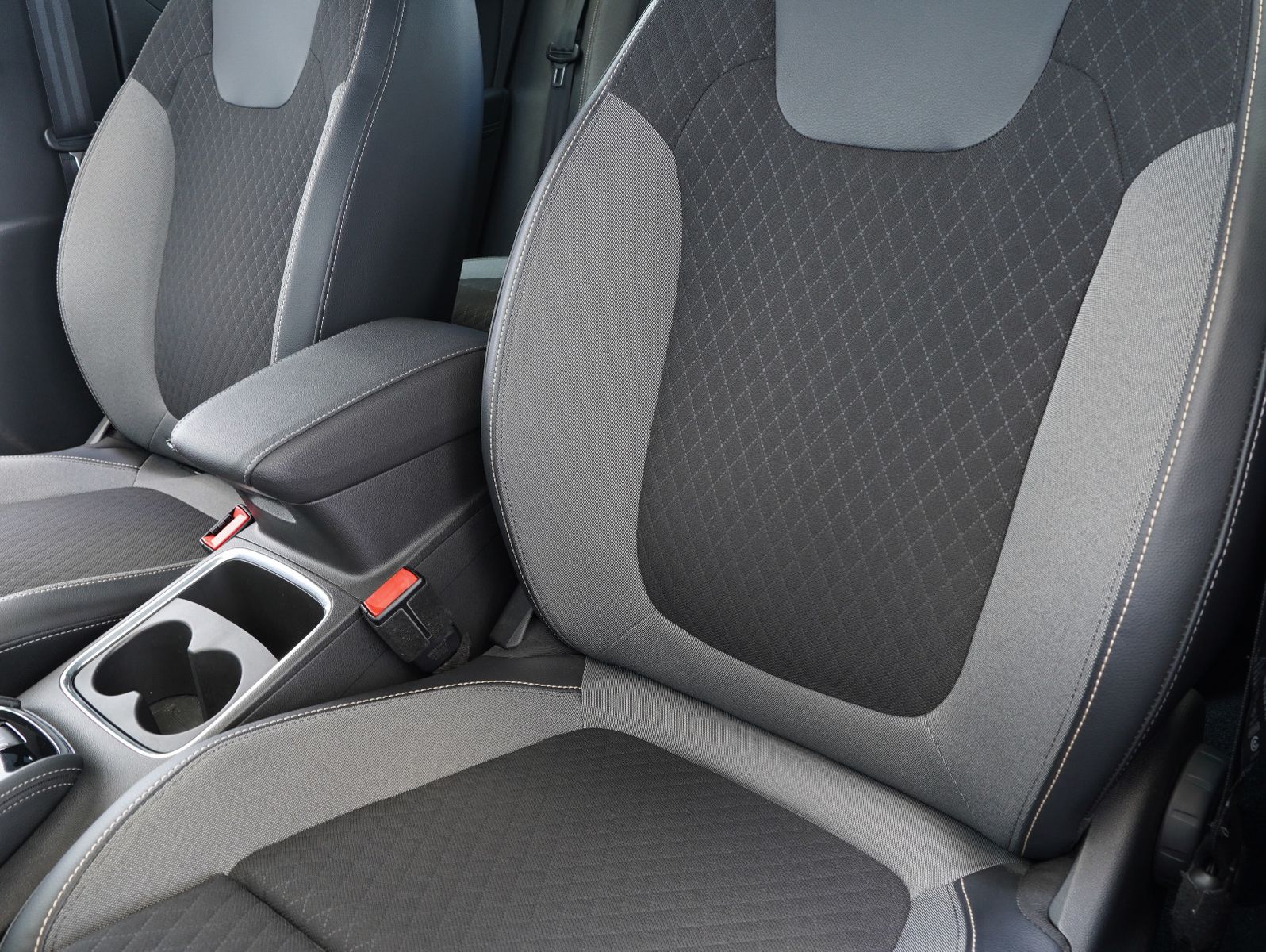 Fahrzeugabbildung Opel Grandland (X) 1.2 Turbo Elegance NAVI/LED/KAMERA