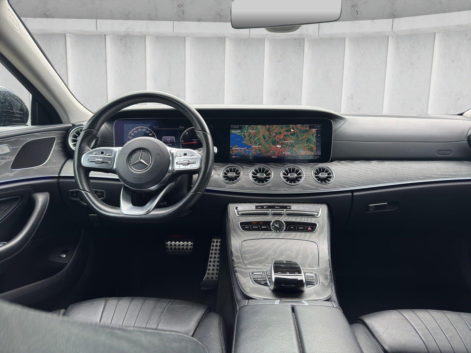 Mercedes-Benz CLS 300 d AMG DISTRONIC 360° Multibeam Schiebeda