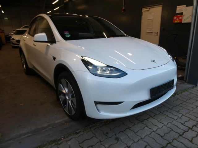 Tesla Model Y Long Range AWD 75kWh Netto € 35.729,-