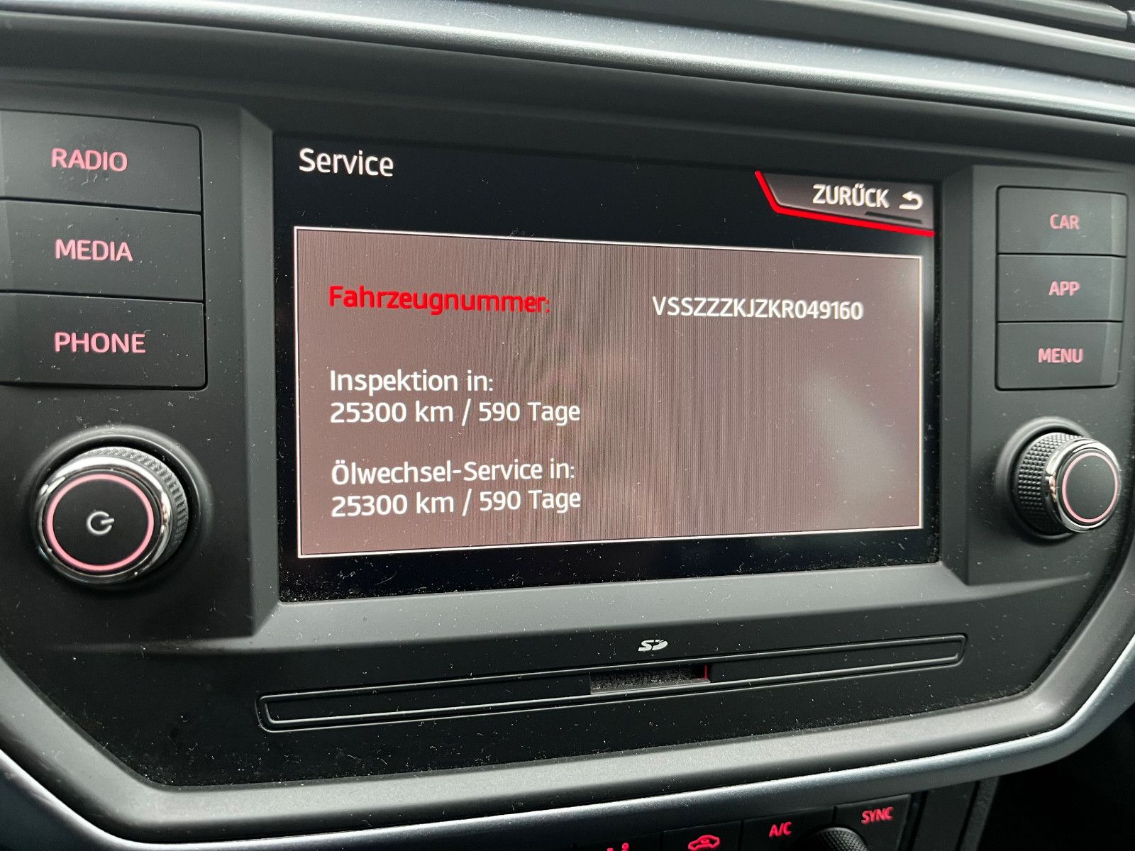 Fahrzeugabbildung SEAT Arona Style 70 KW LED 17" PDC SHZ BT USB