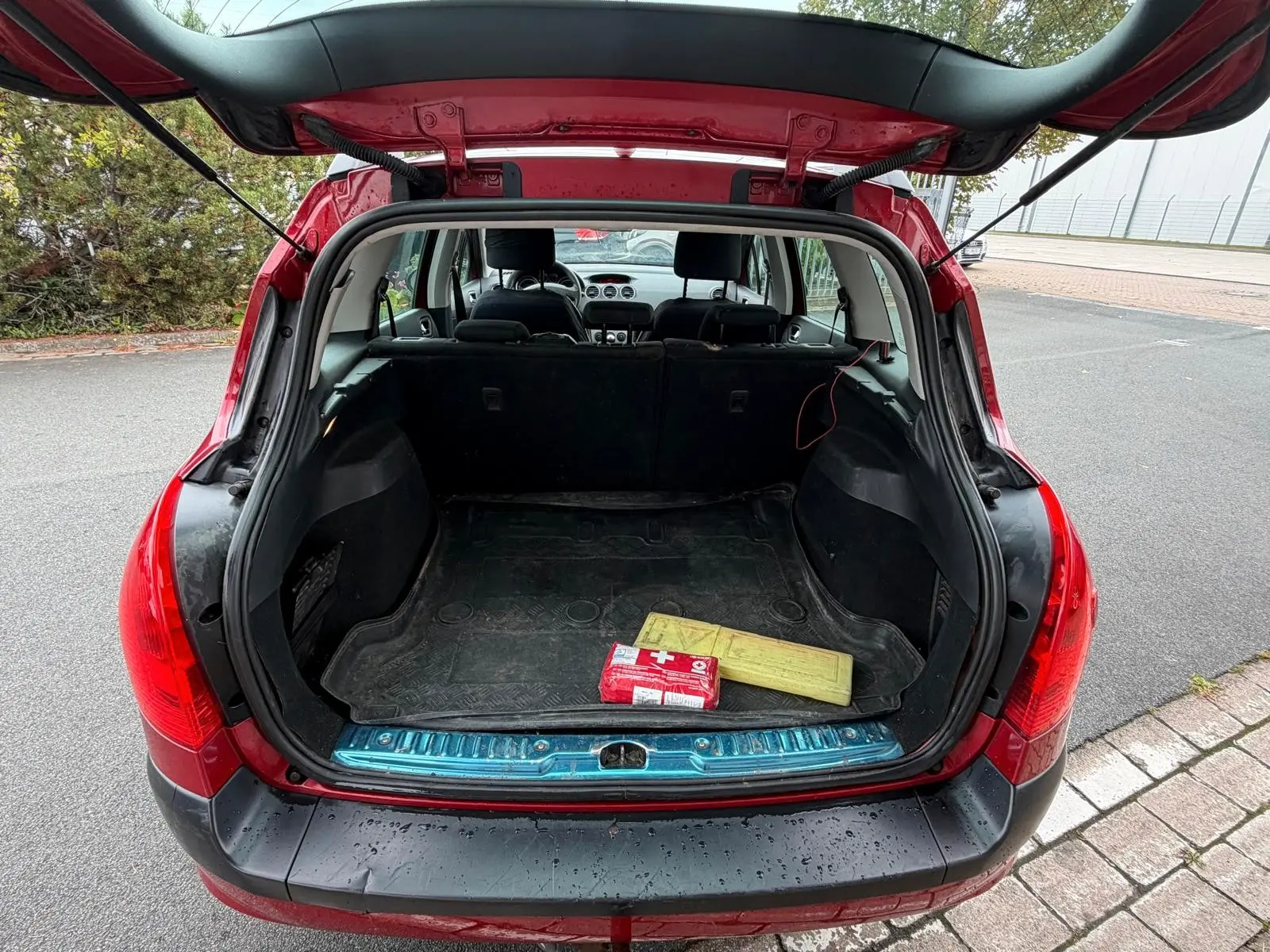 Peugeot 308 2012 — photo 19