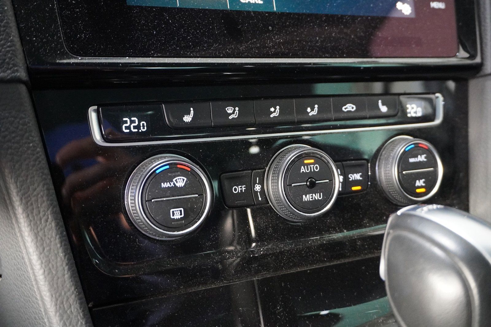 Fahrzeugabbildung Volkswagen Golf VII Lim. 2.0D JOIN NAVI/LED/KAMERA/DYNA./SH