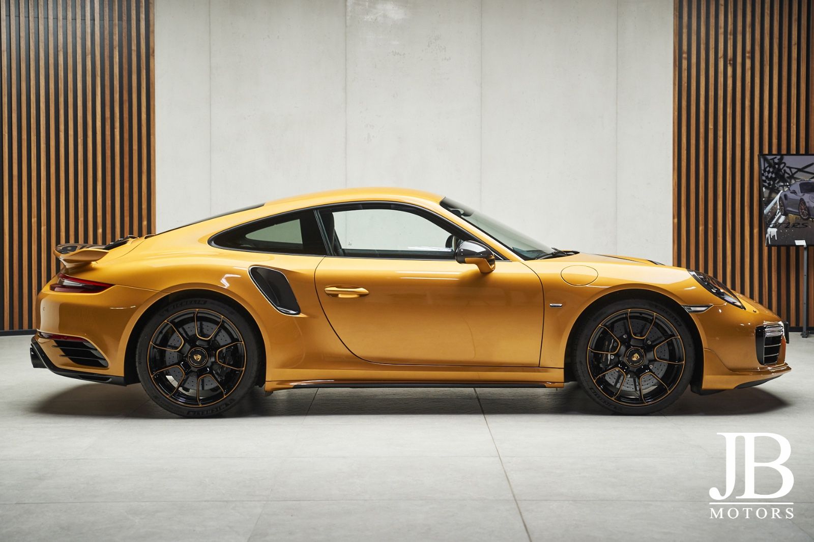 Fahrzeugabbildung Porsche 911 Turbo S Exclusive Series Burmester Lift