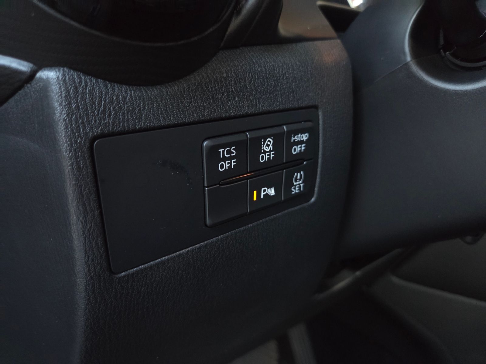 Fahrzeugabbildung Mazda CX-3 Sports-Line AWD HUD BOSE LED NAV SHZ 18"