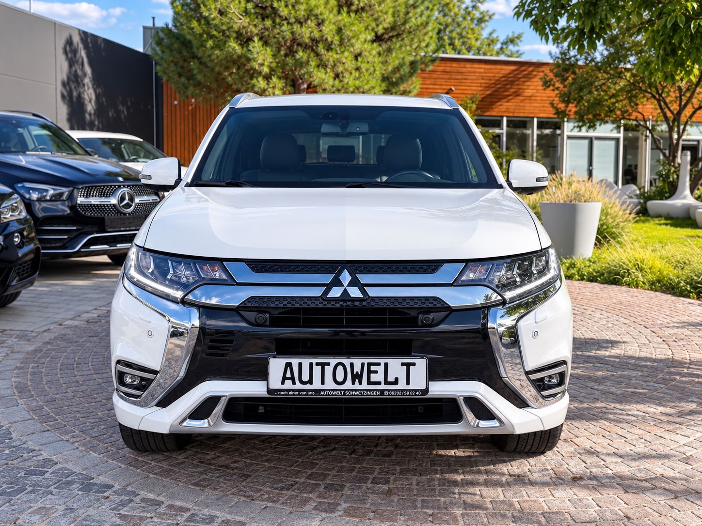 Mitsubishi Outlander PHEV Intro Edition 4WD Autom., 1.Hand imagem 2