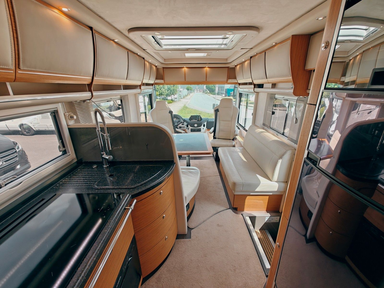 Fahrzeugabbildung Concorde CHARISMA III 900 M - EUROCARGO - VIELE EXTRAS!
