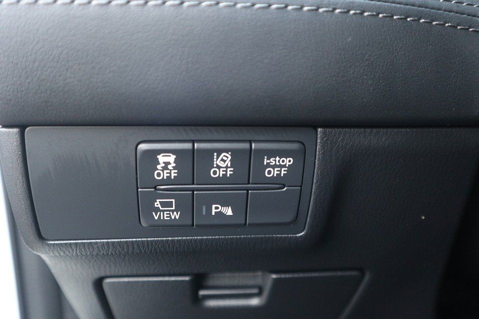 Fahrzeugabbildung Mazda 6 Center-Line G-165 NAVI ACAA MRCC SHZ 360° HUD