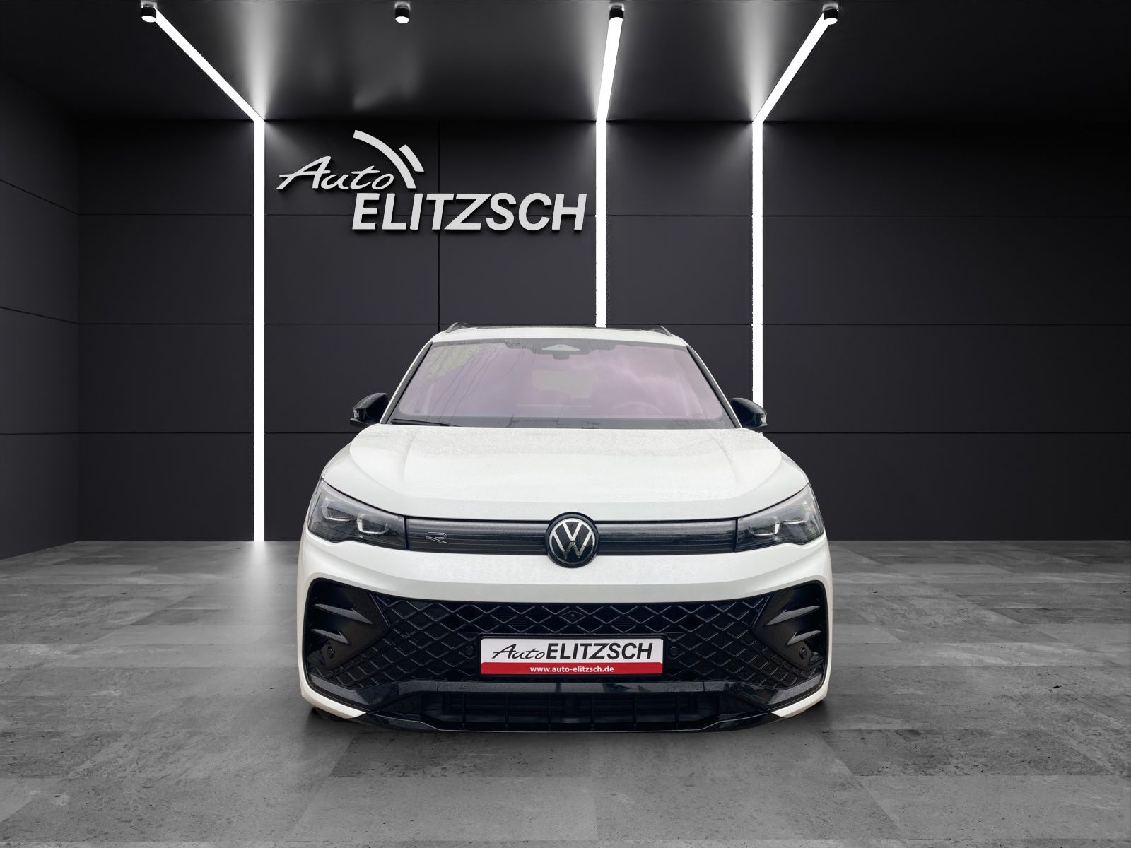 Fahrzeugabbildung Volkswagen Tiguan TDI R-Line 4M DSG MATRIX AHK PANO ACC