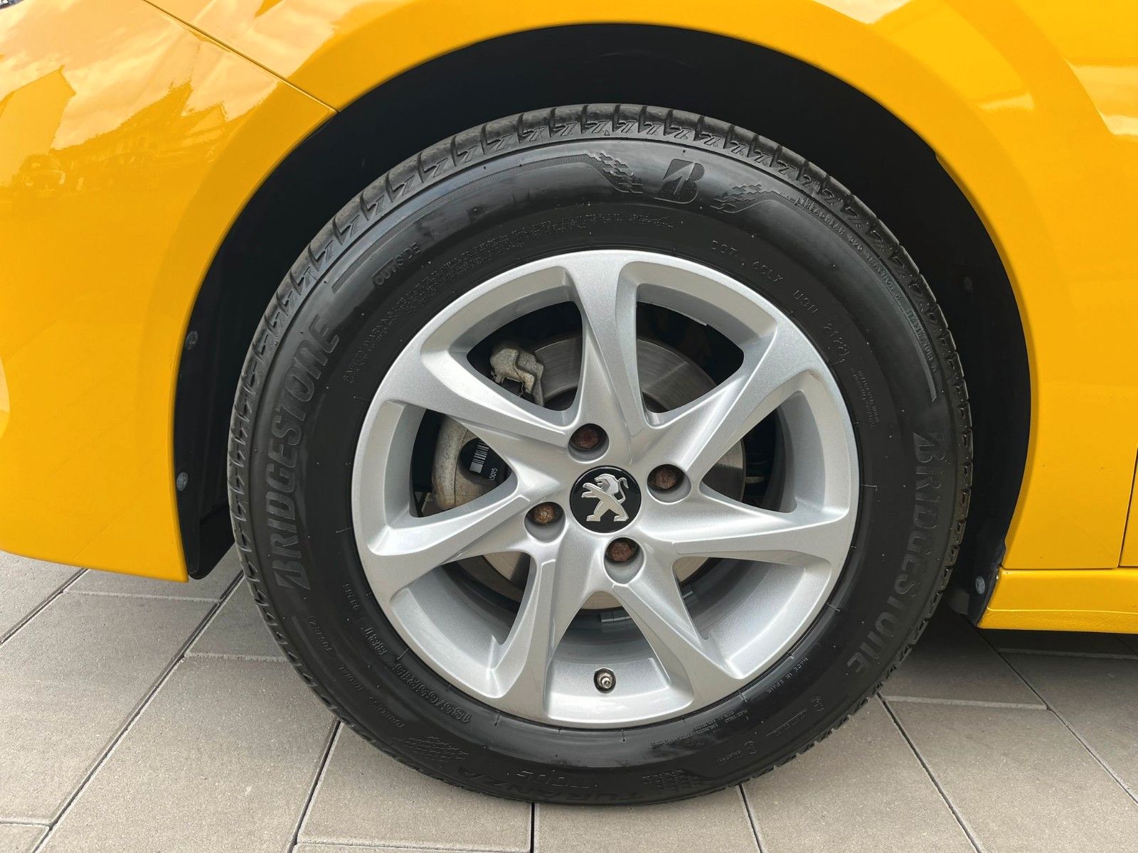 Fahrzeugabbildung Peugeot 208 Active