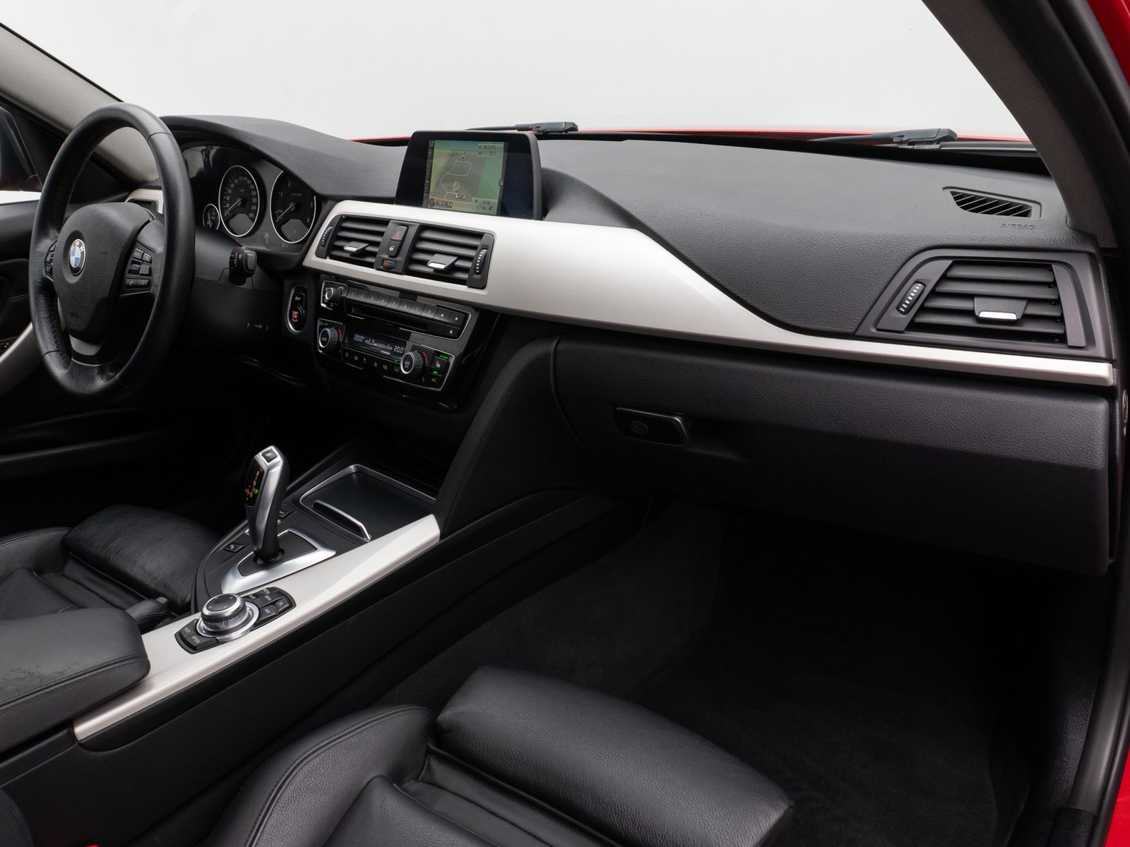 Fahrzeugabbildung BMW 320d xD Navi Lordos PDC LED Komfort AHK Sport
