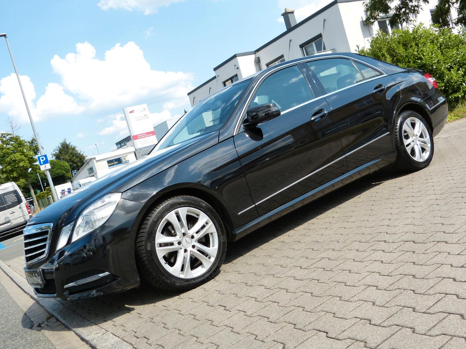 Mercedes-Benz E 220 CDI Avantgarde Aut.*Navi*Xenon*SHZ*PDC*AHK