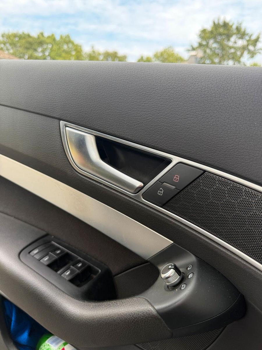 Audi Quattro 2010 — photo 8