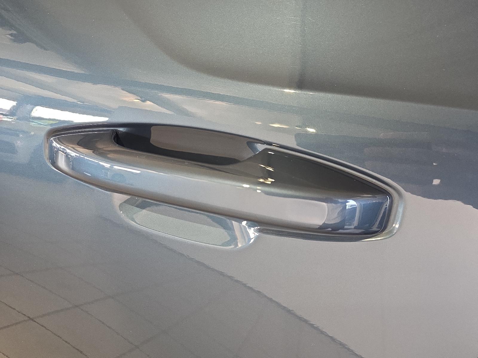 Volvo XC40 T3 Momentum Pro ACC BLIS AHK Kamera LED SHZ