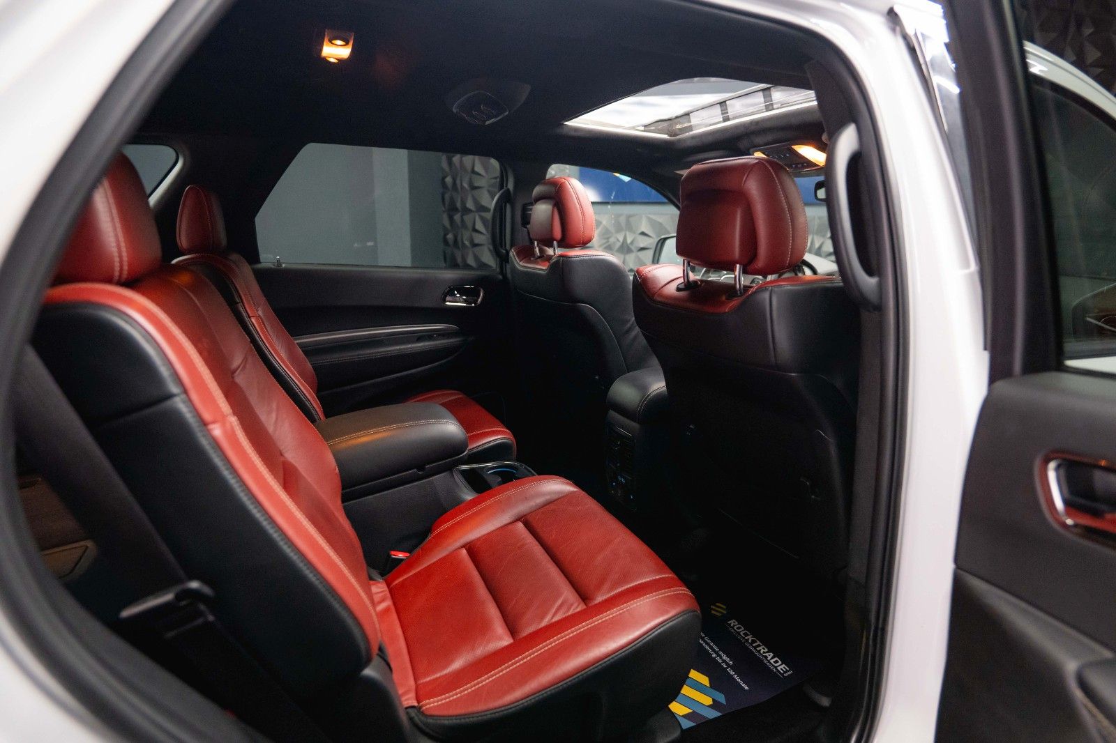 Fahrzeugabbildung Dodge Durango 6.4 V8 SRT Performance 4x4 Night-Paket