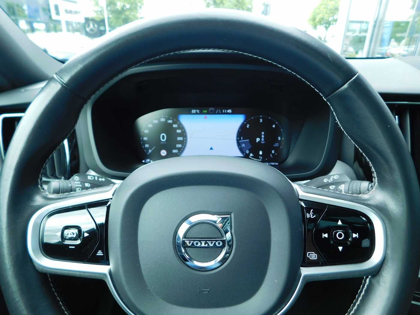 Fahrzeugabbildung Volvo XC60 Diesel B4 D AWD R-Design '21'-Zoll, AHK, PA