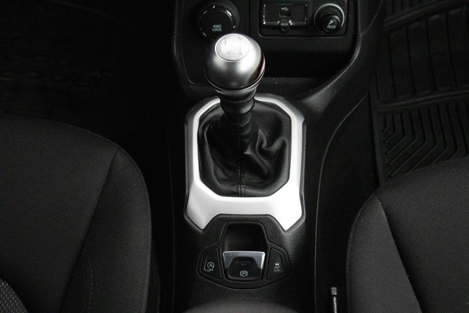 Fahrzeugabbildung Jeep Renegade Longitude 2.0l MultiJet 4WD 6MT*1.Hd!!