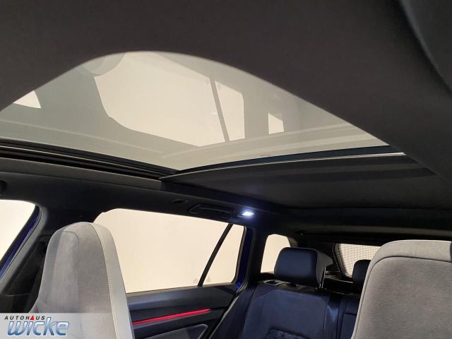 Golf VIII Variant 1.5 TSI DSG R-Line NAVI KLIMA