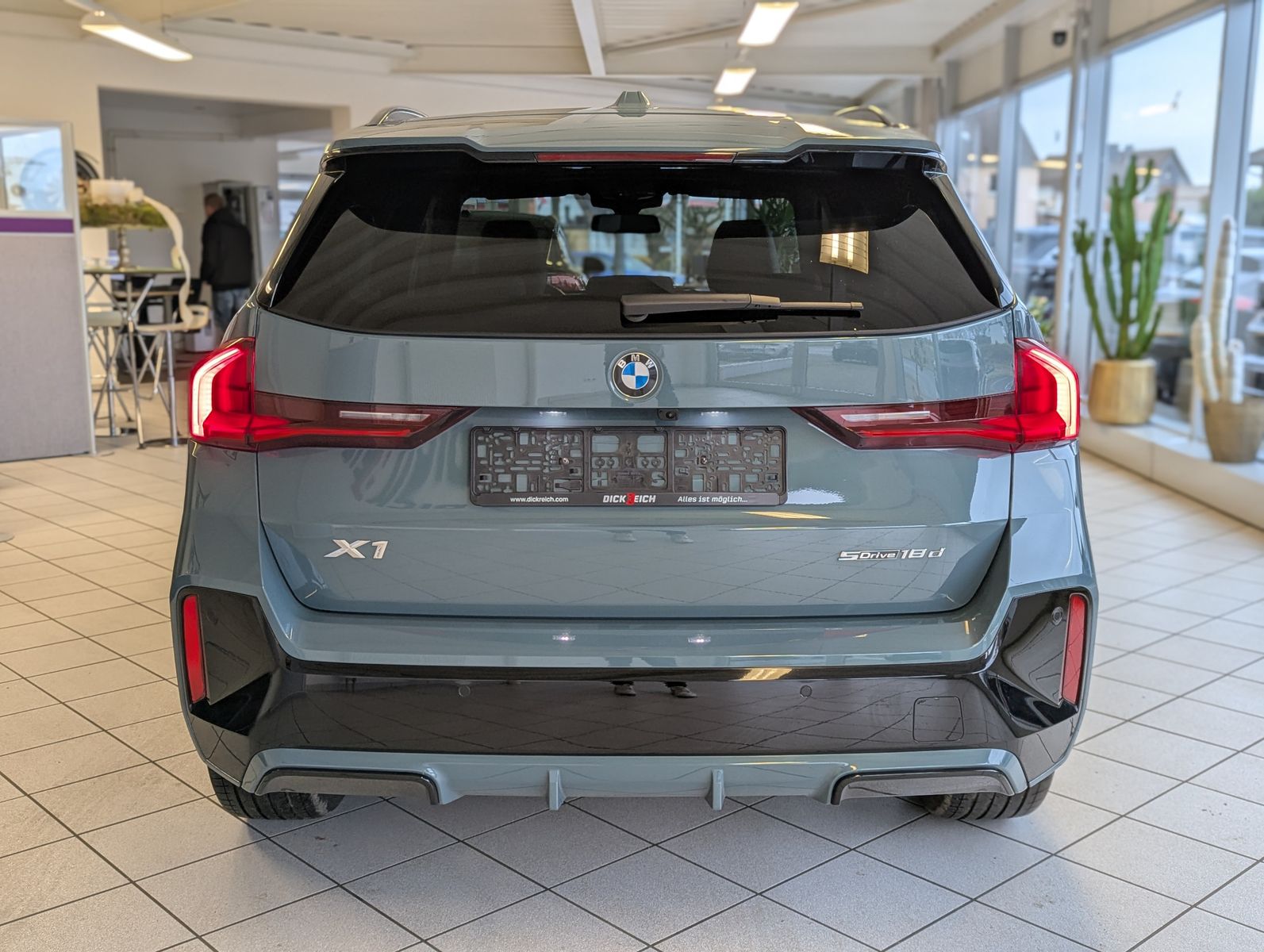 BMW X1 18d sDrive M-Sport Travel-Paket Pano Cam AHK - Image 6