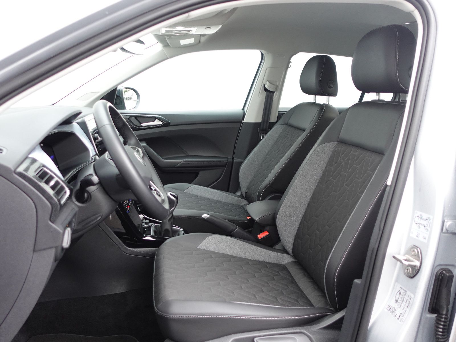 Fahrzeugabbildung Volkswagen T-Cross GOAL 1.0TSI,Kamera,Sitzhzg,ACC,Allwetter