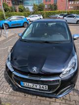 Peugeot Peugot 208 Puretech Allure - Peugeot e-208 von privat
