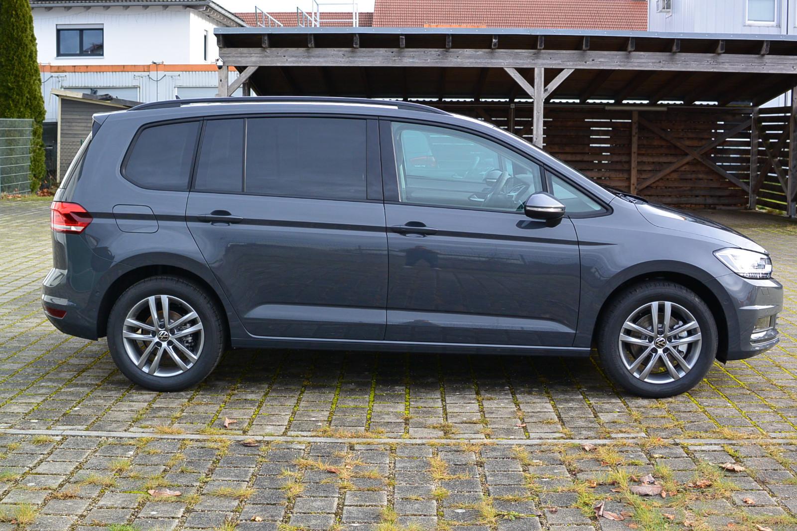 Volkswagen Touran Edition 1.5 TSI 7-Sitzer AHK APP SOFORT !