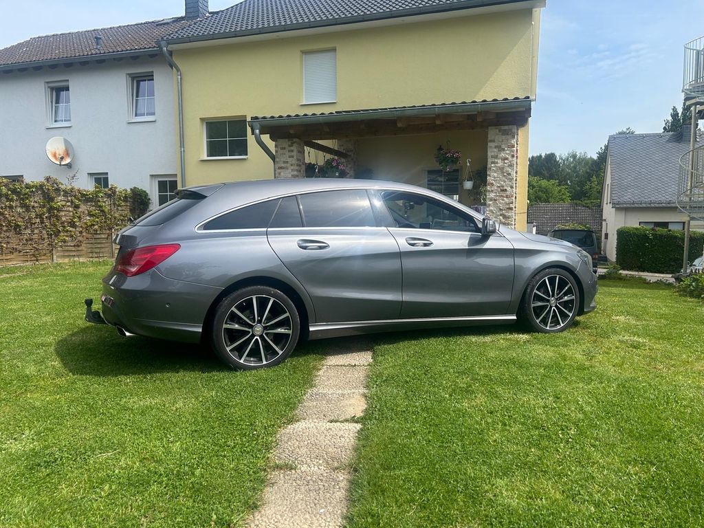 Image of Mercedes-Benz CLA 180