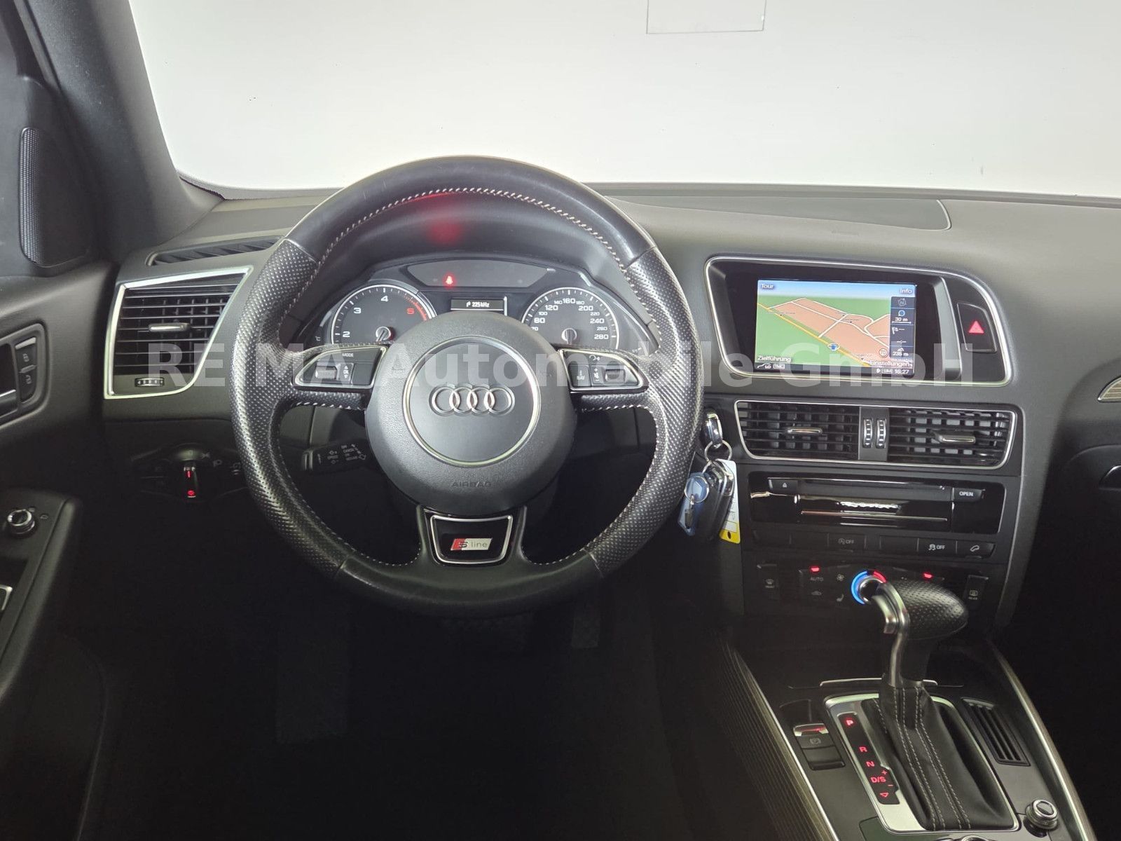 Fahrzeugabbildung Audi Q5 3.0 TDI quattro, S-Line
