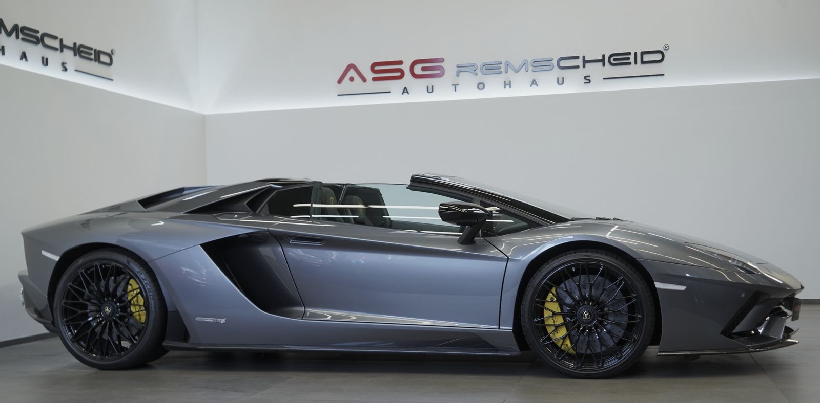 Lamborghini Aventador