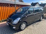 Hyundai H-1 Travel 2.5 CRDi Automatik 8-Sitze AHK 170 PS - scheckheftgepflegte Hyundai H-1