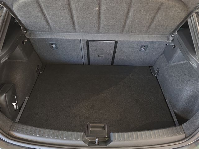 Leon 1.5 eTSI DSG*NAVI*KAMERA*AMBIENTE*