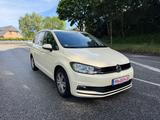 Volkswagen Touran 2.0 TDI-DSG-7Sitz-PDC-Tempo-ZahnriemenNEU - Volkswagen Touran: Zahnriemen