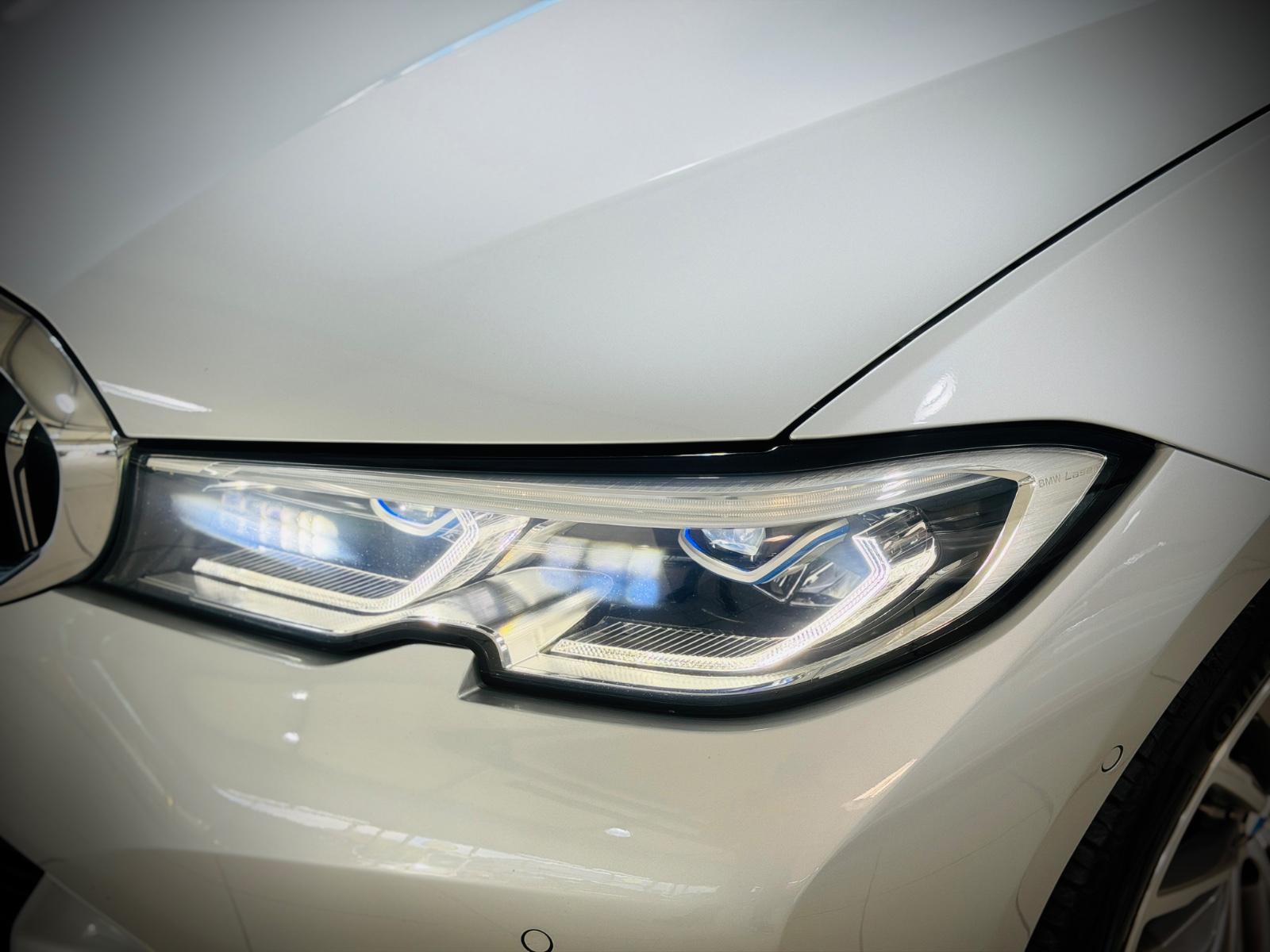 BMW 330 i xDrive Lim. Luxury Line|1.HAND|NAVI|LEDER|