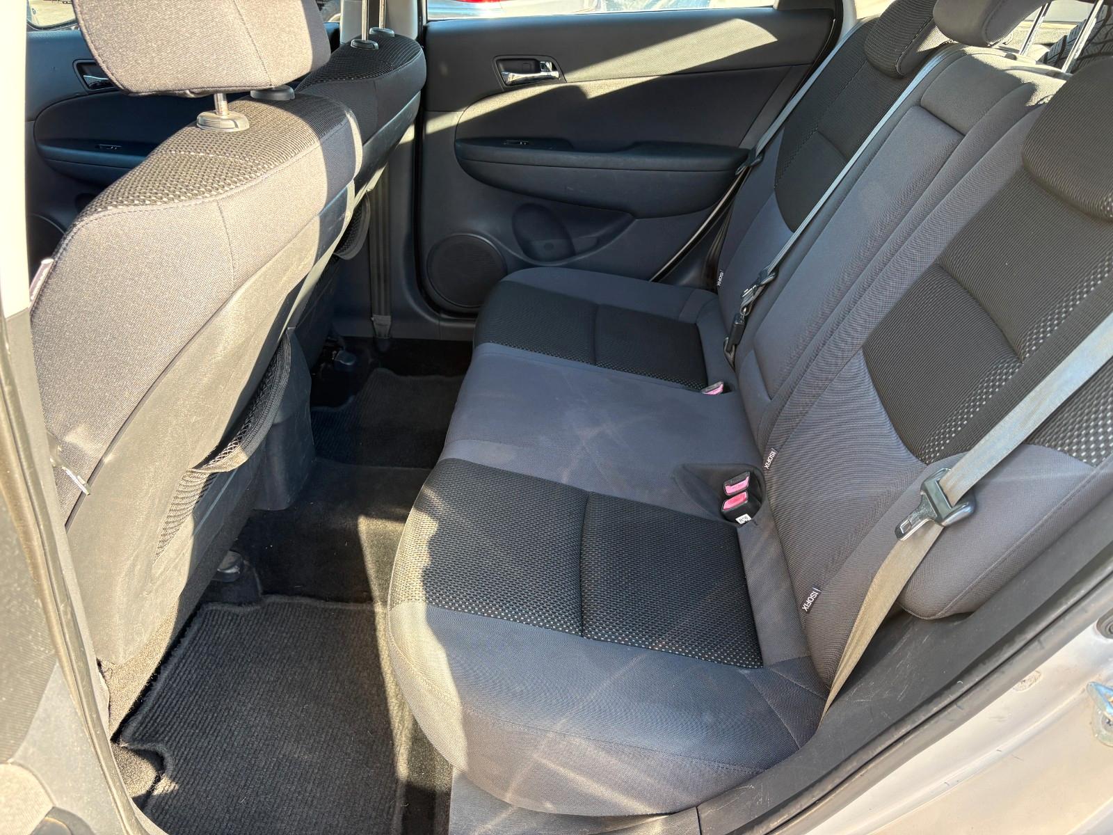 Hyundai i30 2010 — photo 10
