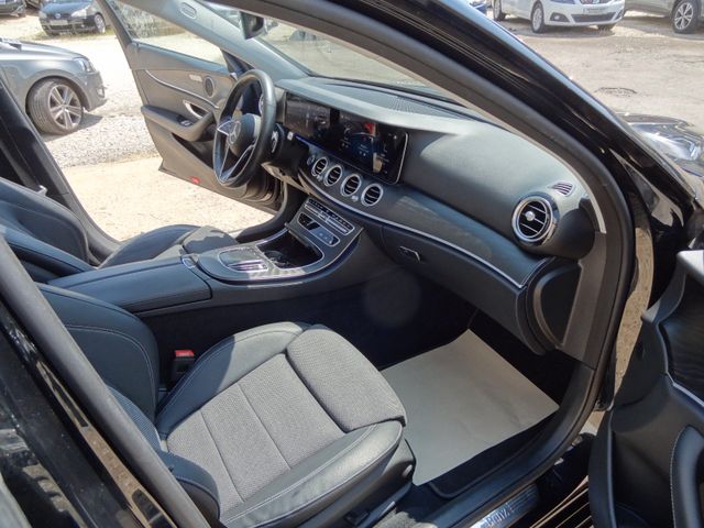 Fahrzeugabbildung Mercedes-Benz E 300 de/AMG/Pano/Widesreen/AHK/Leder/