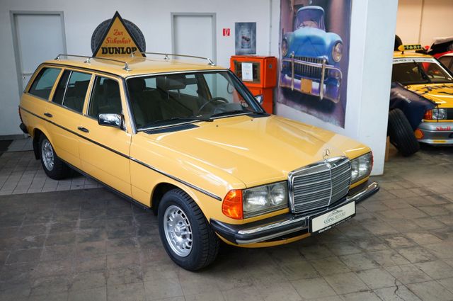 Mercedes-Benz S123 230TE mit H-Kennzeichen in tollem Zustand