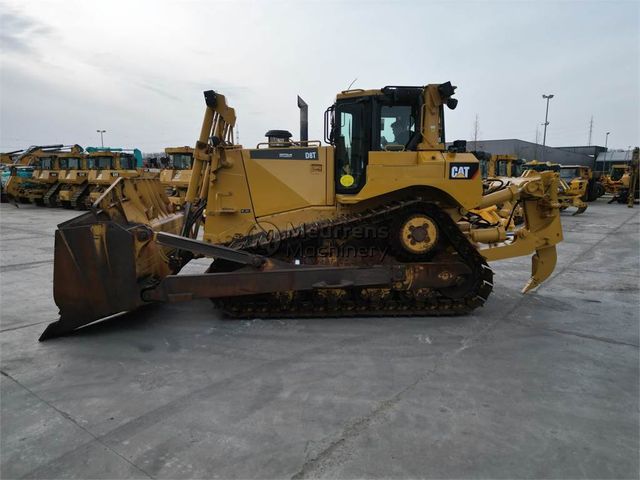 CAT D8T