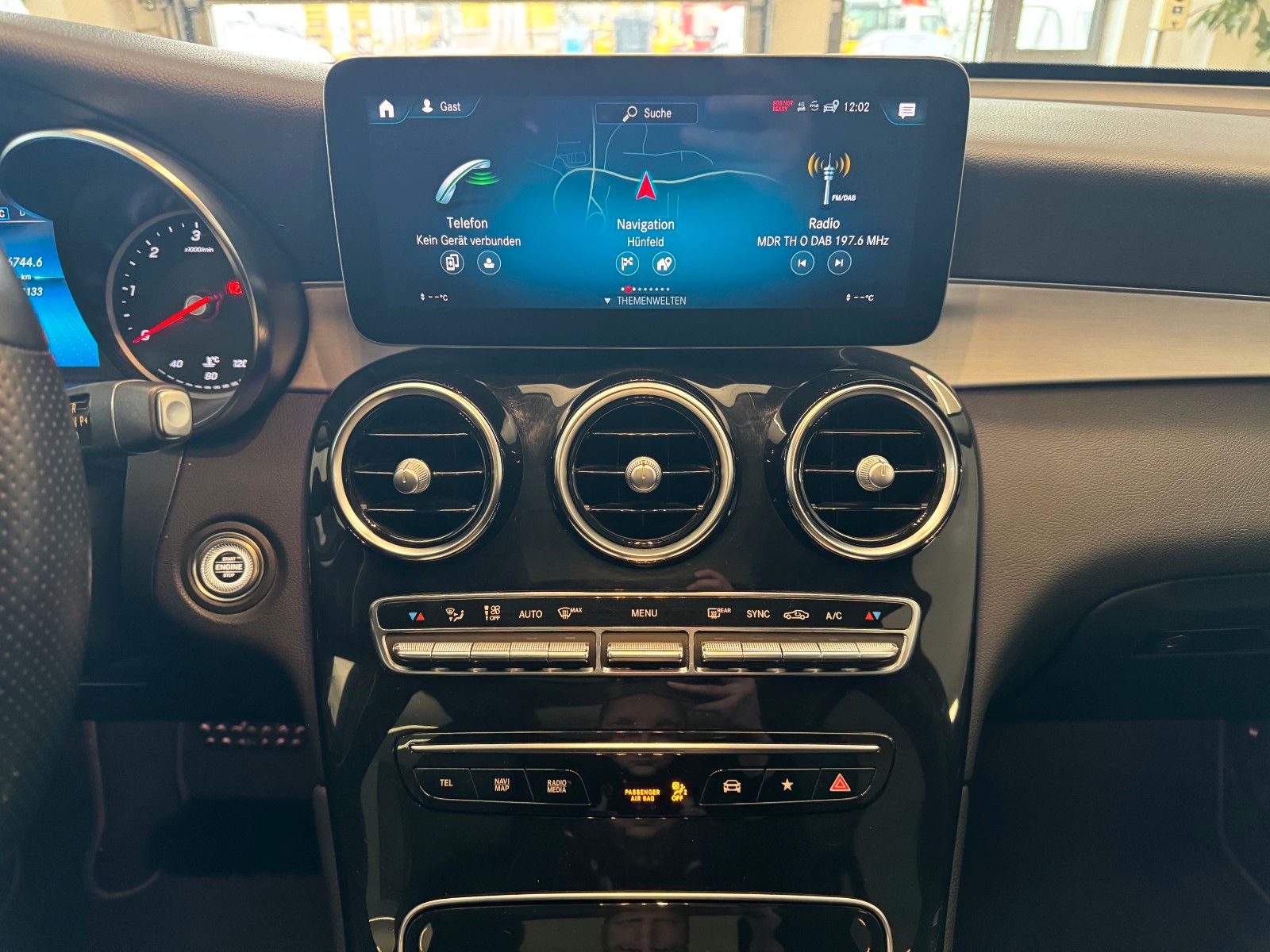 Fahrzeugabbildung Mercedes-Benz GLC 220d 4M+AMG+Pano+Distr+Night+RKamera