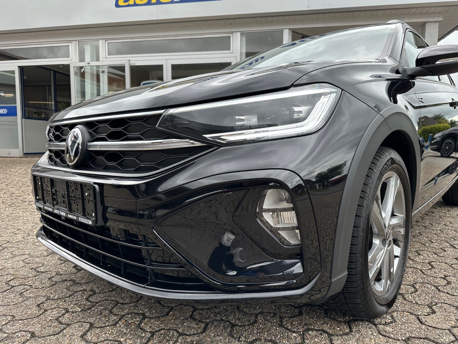 Fahrzeugabbildung Volkswagen Taigo 1.0 TSI R-Line DSG ACC/Matrix/IQ/Shzg./17"