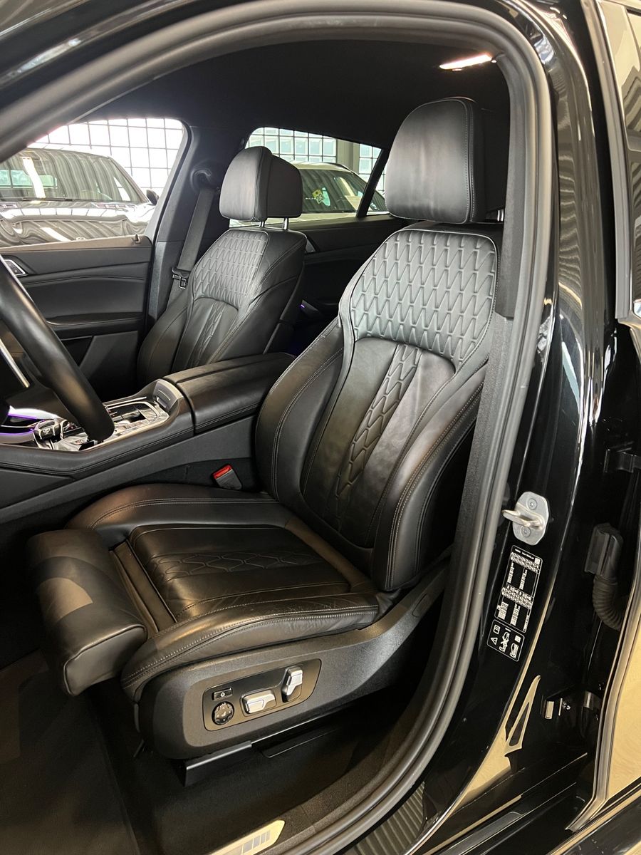 Fahrzeugabbildung BMW X6 xDrive 30 d M Sport * 22" M FELGEN *LASER*