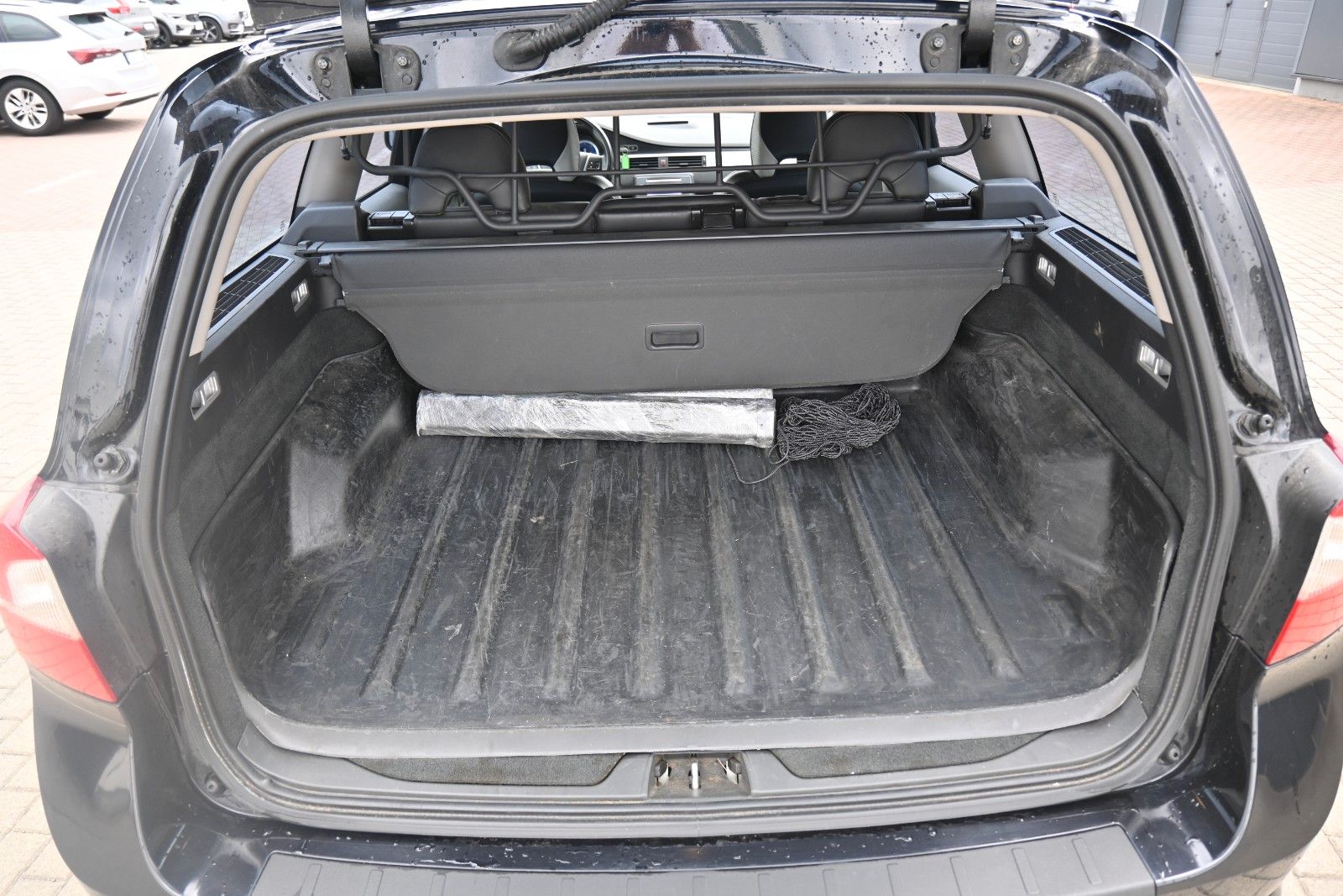 Fahrzeugabbildung Volvo V70 2.4 Autom. Edition R-Design*Xenon*